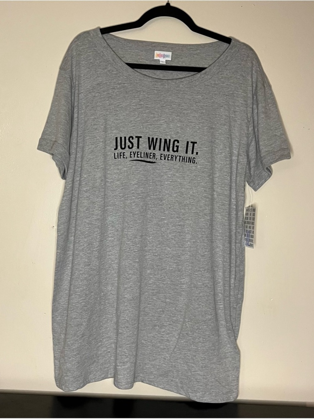 LuLaRoe Grey "Just Wing It" Short Sleeve Tee